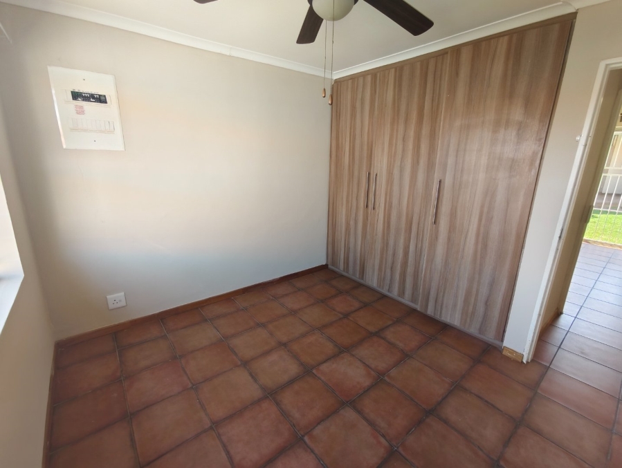 To Let 2 Bedroom Property for Rent in Langenhovenpark Free State